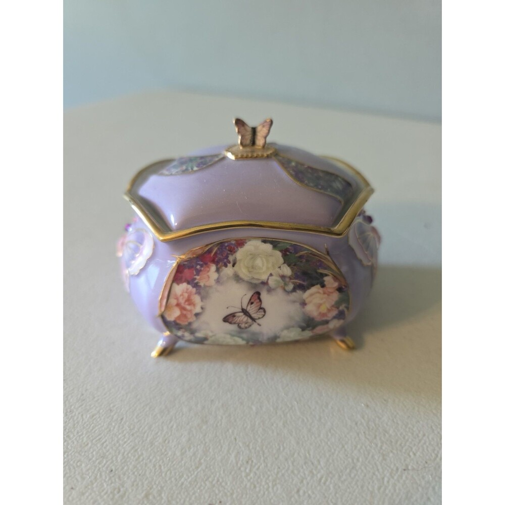 Ardleigh Elliott Purple Porcelain Musical Box Lena Lue’s Wings Of Love A0298